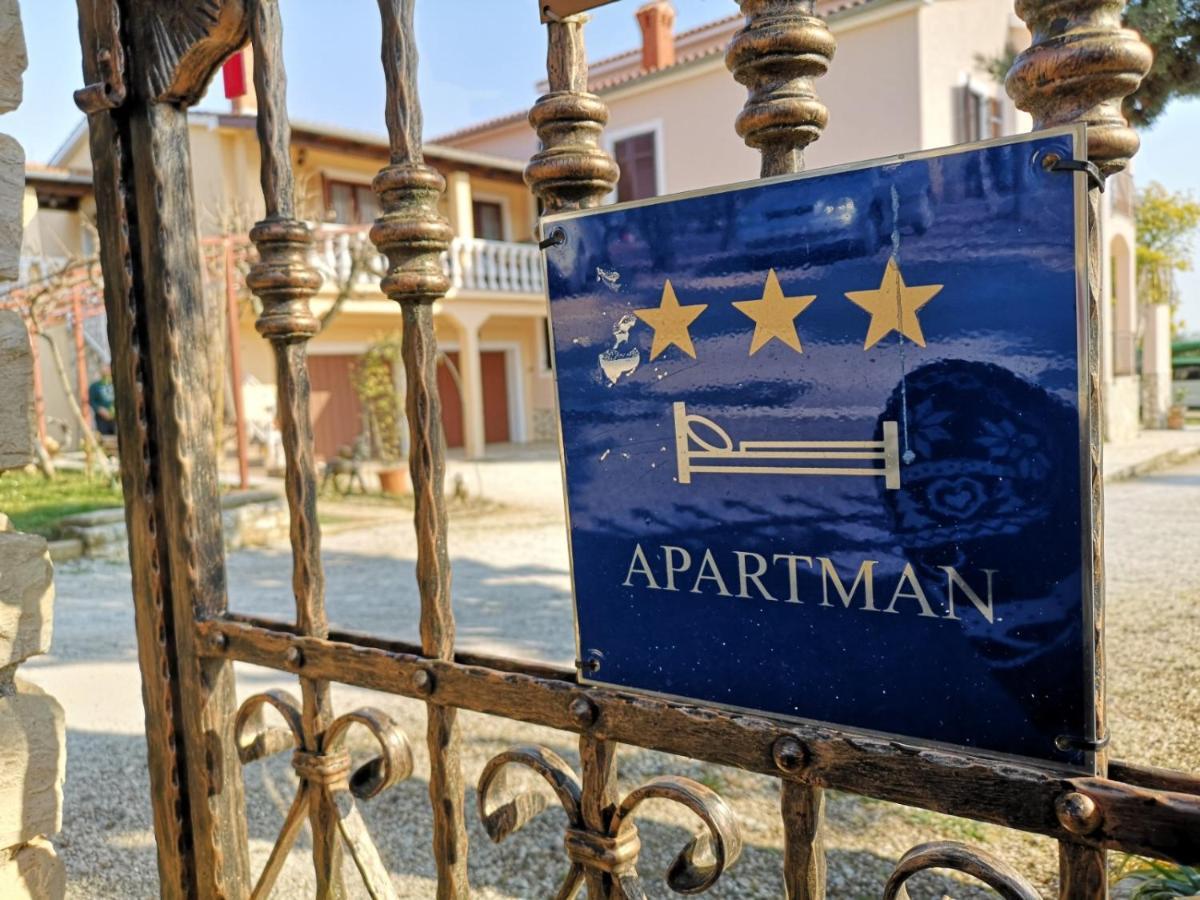 Apartment Poesia بوريتش المظهر الخارجي الصورة